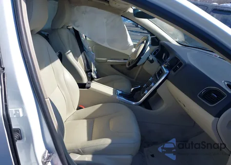 2015 Volvo S60 T5 Premier z USA, uszkodzony, nr VIN YV1612TK0F1341251